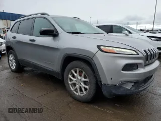 2017 Jeep Cherokee Sport z VIN 1C4PJMAB2HW590570, wystawiony jako Copart lot #49891395 z przebiegiem 146 851 mil mil oraz Szkoda całkowita • Salvage title. Historia ofert i sprzedaży dostępna na DreamBid. Obrazek 4.