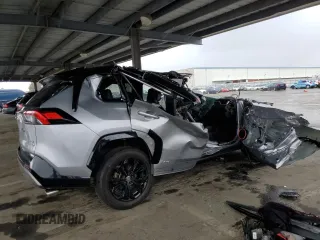 2023 Toyota RAV4 Hybrid XSE z VIN 4T3E6RFV2PU122716, wystawiony jako Copart lot #51009615 z przebiegiem 28 643 mil mil oraz Nie do naprawy • Non repairable. Historia ofert i sprzedaży dostępna na DreamBid. Obrazek 3.