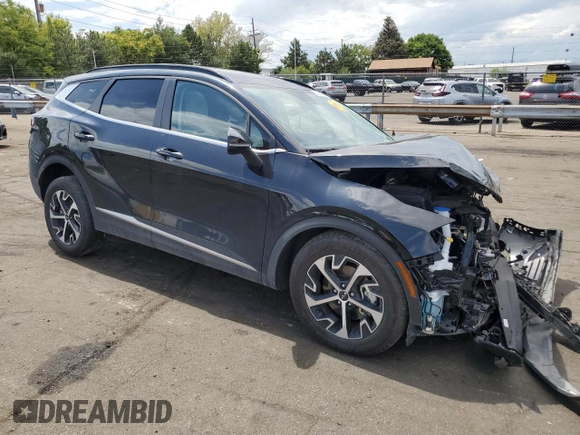 2023 Kia Sportage EX с VIN KNDPVCAG8P7020947, выставлен на аукционе Copart как лот 66208384 с пробегом 14 358 миль миль и Списание • Salvage title. История ставок и продаж доступна на DreamBid. Изображение 4.