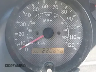 2000 Toyota RAV4 с VIN JT3GP10V1Y0044892, выставлен на аукционе IAAI как лот 41148809 с пробегом 220 848 миль миль и . История ставок и продаж доступна на DreamBid. Изображение 7.
