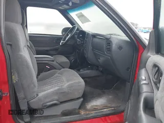 2002 Chevrolet Blazer LS с VIN 1GNDT13W02K196227, выставлен на аукционе IAAI как лот 40855163 с пробегом 159 544 миль миль и . История ставок и продаж доступна на DreamBid. Изображение 5.