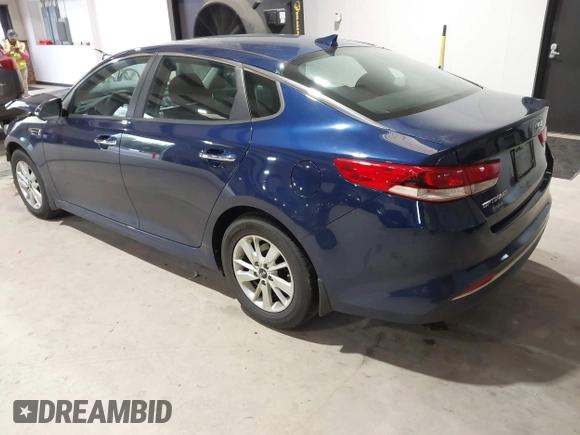 2017 Kia Optima LX z VIN 5XXGT4L35HG149811, wystawiony jako IAAI lot #42019931 z przebiegiem 95 586 mil mil oraz . Historia ofert i sprzedaży dostępna na DreamBid. Obrazek 3.