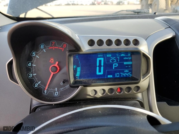 2015 Chevrolet Sonic LT with VIN 1G1JC6SH5F4168292, listed as a Copart auction lot 86863744 with 107,445 mi miles and Salvage Title. Bid and sale history available at carsss.com. Image 9.