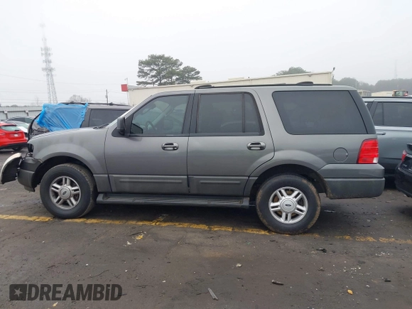 2004 Ford Expedition Special Service with VIN 1FMPU15L44LB05801, listed as a IAAI auction lot 41553046 with 286,759 mi miles. Bid and sale history available at carsss.com. Image 14.