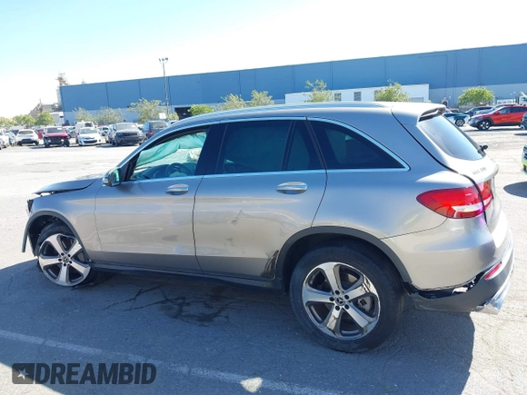 2019 Mercedes-Benz GLC 300 z VIN WDC0G4KB9KF606523, wystawiony jako IAAI lot #42301376 z przebiegiem 61 961 mil mil oraz . Historia ofert i sprzedaży dostępna na DreamBid. Obrazek 14.