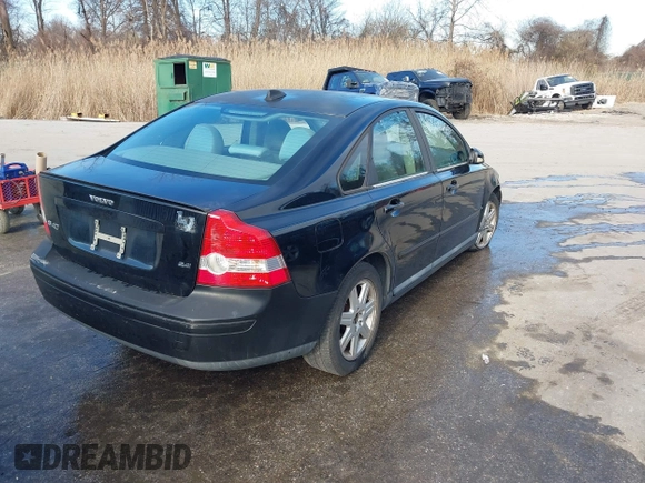 2006 Volvo S40 2.4L with VIN YV1MS382862160847, listed as a IAAI auction lot 41755812 with 163,594 mi miles. Bid and sale history available at carsss.com. Image 4.