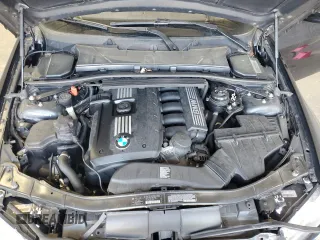 2011 BMW 3 Series 328i xDrive z VIN WBAPK5C55BF123867, wystawiony jako Copart lot #54008675 z przebiegiem 136 222 mil mil oraz Szkoda całkowita • Salvage title. Historia ofert i sprzedaży dostępna na DreamBid. Obrazek 11.