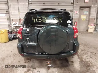 2008 Toyota RAV4 Sport with VIN JTMBK32V585065020, listed as a IAAI auction lot 41300285 with 120,076 mi miles. Bid and sale history available at carsss.com. Image 17.