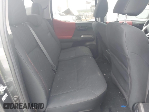 2023 Toyota Tacoma SR5 z VIN 3TMAZ5CN8PM201702, wystawiony jako IAAI lot #42060855 z przebiegiem 17 705 mil mil oraz . Historia ofert i sprzedaży dostępna na DreamBid. Obrazek 8.