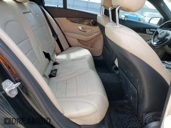 2018 Mercedes-Benz C 300 z VIN 55SWF4KB2JU249643, wystawiony jako Copart lot #56357375 z przebiegiem 132 368 mil mil oraz Czysty tytuł • Clean title. Historia ofert i sprzedaży dostępna na DreamBid. Obrazek 10.