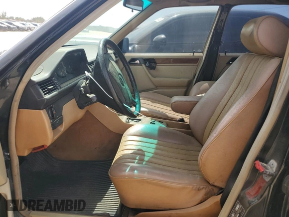1987 Mercedes-Benz 300 with VIN WDBEB93D1HF041635, listed as a Copart auction lot 53718845 with 285,625 mi miles and Clean Title. Bid and sale history available at DreamBid. Image 7.