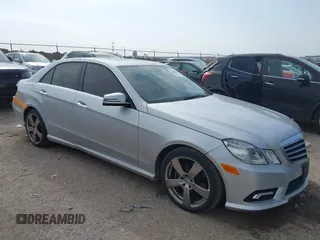 2010 Mercedes-Benz E-Class E 350 Luxury with VIN WDDHF5GB2AA220151, listed as a IAAI auction lot 41500009 with 71,258 mi miles. Bid and sale history available at carsss.com. Image 1.