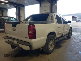 2007 Chevrolet Avalanche LTZ with VIN 3GNFK12307G166372, listed as a IAAI auction lot 41734253 with Not Provided miles. Bid and sale history available at carsss.com. Image 4.