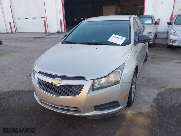2014 Chevrolet Cruze LS with VIN 1G1PA5SH4E7162376, listed as a IAAI auction lot 41890787 with 128,050 mi miles. Bid and sale history available at carsss.com. Image 6.
