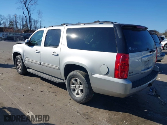 2011 GMC Yukon XL SLT z VIN 1GKS1KE05BR386637, wystawiony jako IAAI lot #41648997 z przebiegiem 162 262 mil mil oraz . Historia ofert i sprzedaży dostępna na DreamBid. Obrazek 3.