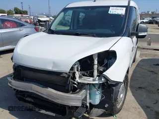 2019 Ram ProMaster City Cargo Tradesman z VIN ZFBHRFAB4K6N81095, wystawiony jako IAAI lot #42350761 z przebiegiem 93 324 mil mil oraz . Historia ofert i sprzedaży dostępna na DreamBid. Obrazek 6.