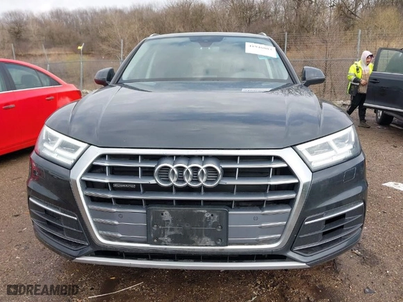 2018 Audi Q5 Premium Plus with VIN WA1BNAFY7J2225383, listed as a IAAI auction lot 41946803 with 72,127 mi miles. Bid and sale history available at carsss.com. Image 6.