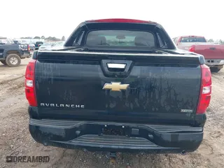 2011 Chevrolet Avalanche LTZ with VIN 3GNMCGE03BG300101, listed as a IAAI auction lot 41421743 with 240,692 mi miles. Bid and sale history available at carsss.com. Image 16.