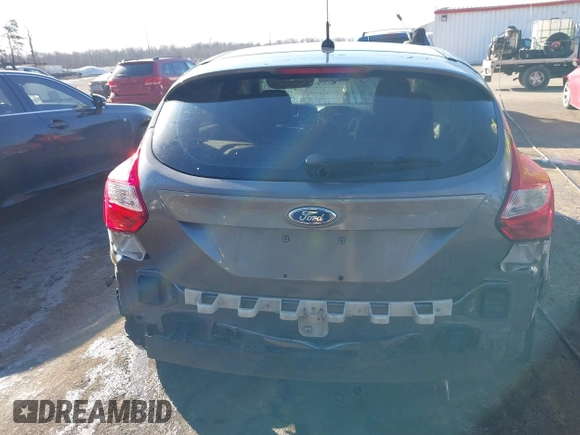 2013 Ford Focus SE with VIN 1FADP3K28DL323879, listed as a IAAI auction lot 41449022 with 133,735 mi miles. Bid and sale history available at carsss.com. Image 16.