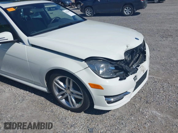 2012 Mercedes-Benz C 300 Sport с VIN WDDGF8BB8CA691471, выставлен на аукционе IAAI как лот 42621659 с пробегом 96 945 миль миль и . История ставок и продаж доступна на DreamBid. Изображение 19.