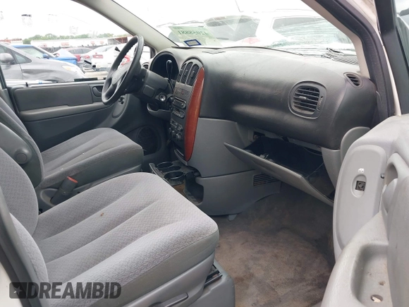 2005 Chrysler Town & Country LX with VIN 2C4GP44RX5R590022, listed as a IAAI auction lot 42058881 with 191,272 mi miles and . Bid and sale history available at DreamBid. Image 5.