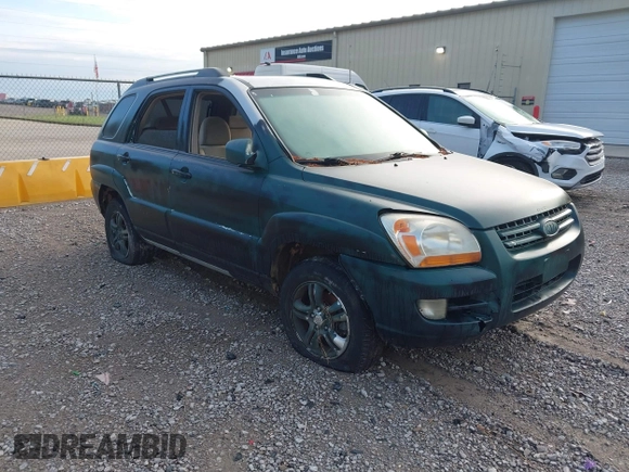 2006 Kia Sportage LX with VIN KNDJF723467183437, listed as a IAAI auction lot 42193429 with 186,114 mi miles and . Bid and sale history available at carsss.com. Image 1.
