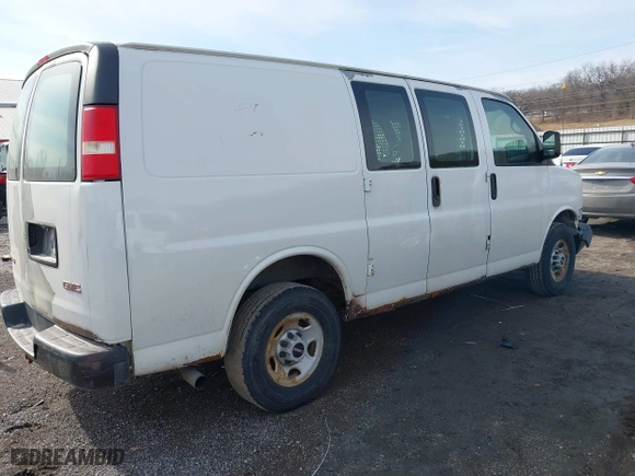 2009 GMC Savana Cargo Van with VIN 1GTGG25CX91115429, listed as a IAAI auction lot 41445132 with 119,195 mi miles. Bid and sale history available at carsss.com. Image 4.