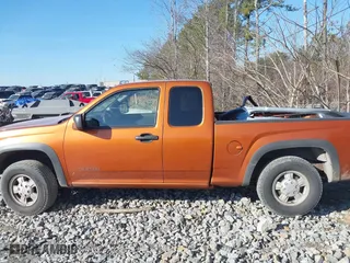 2005 Chevrolet Colorado LS Z71 with VIN 1GCDT196358154331, listed as a IAAI auction lot 41499278 with 206,215 mi miles. Bid and sale history available at carsss.com. Image 14.