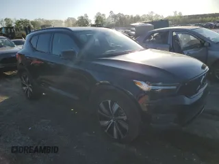 2022 Volvo XC40 Twin Plus with VIN YV4ED3UR5N2676618, listed as a Copart auction lot 50230335 with 28,936 mi miles and Salvage title. Bid and sale history available at DreamBid. Image 4.