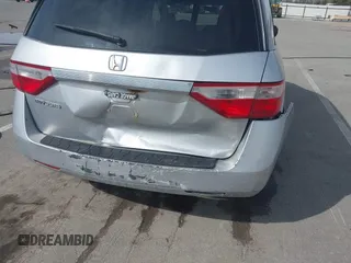 2011 Honda Odyssey EX с VIN 5FNRL5H47BB082302, выставлен на аукционе IAAI как лот 41853348 с пробегом 179 026 миль миль и . История ставок и продаж доступна на DreamBid. Изображение 6.