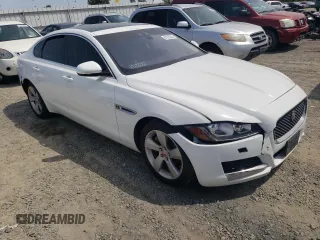 2018 Jaguar XF 25t with VIN SAJBR4FX3JCY61622, listed as a Copart auction lot 51515343 with 67,688 mi miles. Bid and sale history available at carsss.com. Image 4.