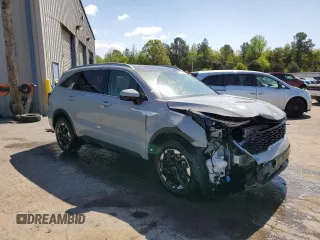 2025 Kia Sorento S z VIN 5XYRL4JC4SG321227, wystawiony jako Copart lot #52421925 z przebiegiem 14 351 mil mil oraz Szkoda całkowita • Salvage title. Historia ofert i sprzedaży dostępna na DreamBid. Obrazek 4.