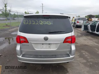 2011 Volkswagen Routan SE z VIN 2V4RW3DGXBR772583, wystawiony jako IAAI lot #42222200 z przebiegiem 213 724 mil mil oraz . Historia ofert i sprzedaży dostępna na DreamBid. Obrazek 16.