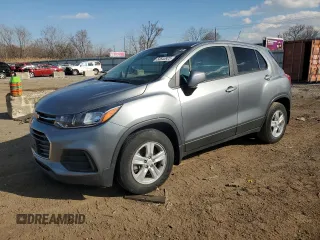 2020 Chevrolet Trax LS z VIN 3GNCJNSB9LL134302, wystawiony jako Copart lot #50643925 z przebiegiem 49 640 mil mil oraz Szkoda całkowita • Salvage title. Historia ofert i sprzedaży dostępna na DreamBid. Obrazek 1.