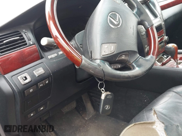 2007 Lexus LS 460 with VIN JTHBL46F975032735, listed as a IAAI auction lot 41952569 with 177,038 mi miles. Bid and sale history available at carsss.com. Image 11.