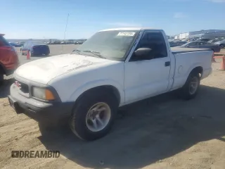 1996 GMC Sonoma with VIN 1GTCS1440T8511854, listed as a Copart auction lot 77142704 with 165,671 mi miles and Clean Title. Bid and sale history available at carsss.com. Image 1.
