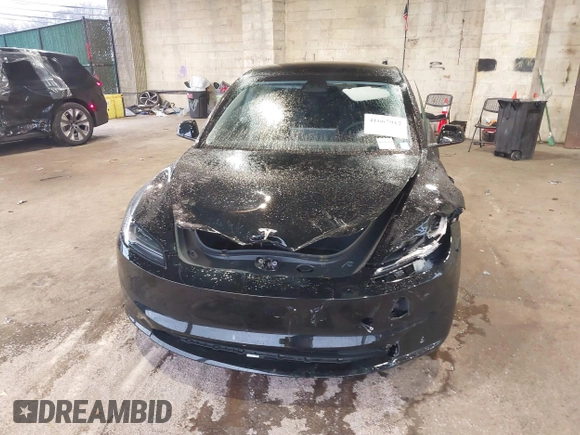 2025 Tesla Model 3 Long Range z VIN 5YJ3E1EA2SF909755, wystawiony jako IAAI lot #41667912 z przebiegiem 1 927 mil mil oraz . Historia ofert i sprzedaży dostępna na DreamBid. Obrazek 12.