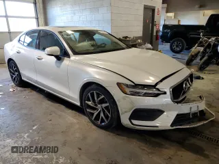 2019 Volvo S60 Momentum with VIN 7JR102FK8KG008268, listed as a Copart auction lot 40044664 with 88,330 mi miles. Bid and sale history available at carsss.com. Image 4.