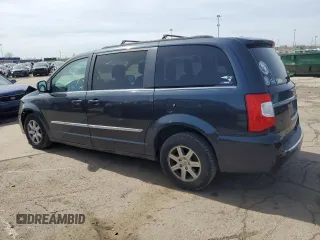 2013 Chrysler Town & Country Touring with VIN 2C4RC1BG4DR594005, listed as a Copart auction lot 54235535 with 114,356 mi miles and Clean Title. Bid and sale history available at DreamBid. Image 2.