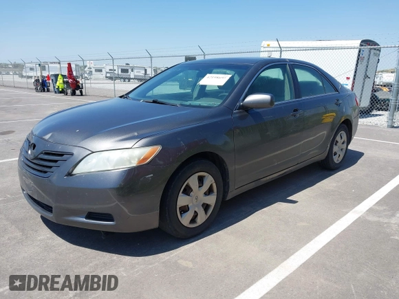 2008 Toyota Camry LE z VIN 4T4BE46K88R013921, wystawiony jako IAAI lot #42198695 z przebiegiem 148 370 mil mil oraz . Historia ofert i sprzedaży dostępna na DreamBid. Obrazek 2.