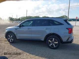 2023 Kia Sorento EX z VIN 5XYRH4LF9PG205862, wystawiony jako IAAI lot #42308924 z przebiegiem 19 433 mil mil oraz . Historia ofert i sprzedaży dostępna na DreamBid. Obrazek 14.