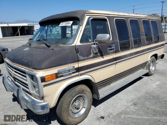 1985 Chevrolet Chevy Van z VIN 1GBEG25HXF7160399, wystawiony jako Copart lot #64115004 z przebiegiem 40 895 mil mil oraz Czysty tytuł • Clean title. Historia ofert i sprzedaży dostępna na DreamBid. Obrazek 1.