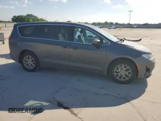 2017 Chrysler Pacifica Touring with VIN 2C4RC1DGXHR635904, listed as a Copart auction lot 54274085 with 141,345 mi miles and Salvage Title. Bid and sale history available at DreamBid. Image 4.