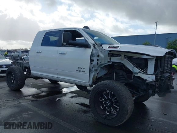 2019 Ram 2500 Lone Star z VIN 3C6UR5MLXKG623625, wystawiony jako IAAI lot #41082618 z przebiegiem 81 521 mil mil oraz . Historia ofert i sprzedaży dostępna na DreamBid. Obrazek 1.