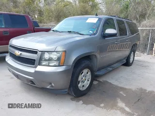 2007 Chevrolet Suburban LT with VIN 1GNFC16017R254537, listed as a IAAI auction lot 41875462 with 150,579 mi miles. Bid and sale history available at carsss.com. Image 2.