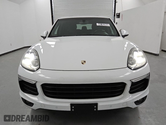 2016 Porsche Cayenne with VIN WP1AA2A28GLA01613, listed as a Copart auction lot 46182805 with 121,911 mi miles and Clean Title. Bid and sale history available at carsss.com. Image 5.