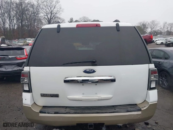 2007 Ford Expedition EL Eddie Bauer with VIN 1FMFK17547LA08411, listed as a IAAI auction lot 41559142 with 180,452 mi miles. Bid and sale history available at carsss.com. Image 16.