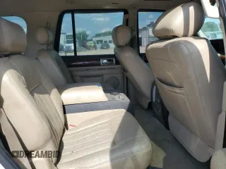 2005 Lincoln Navigator Luxury z VIN 5LMFU28515LJ24173, wystawiony jako Copart lot #58594935 z przebiegiem 224 777 mil mil oraz Czysty tytuł • Clean title. Historia ofert i sprzedaży dostępna na DreamBid. Obrazek 11.