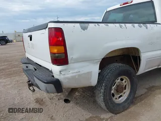 2006 GMC Sierra 2500HD SLE with VIN 1GTHC23U36F157077, listed as a IAAI auction lot 42438080 with Not provided miles and . Bid and sale history available at DreamBid. Image 6.
