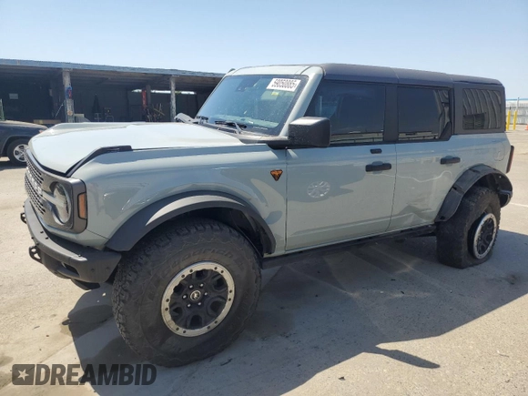 2021 Ford Bronco z VIN 1FMEE5DP1MLB07165, wystawiony jako Copart lot #59050885 z przebiegiem 49 044 mil mil oraz Szkoda całkowita • Salvage title. Historia ofert i sprzedaży dostępna na DreamBid. Obrazek 1.